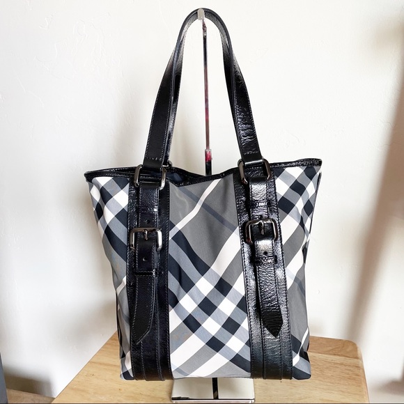 Burberry Victoria Beat Check Nova Tote Bag - Picture 6 of 16
